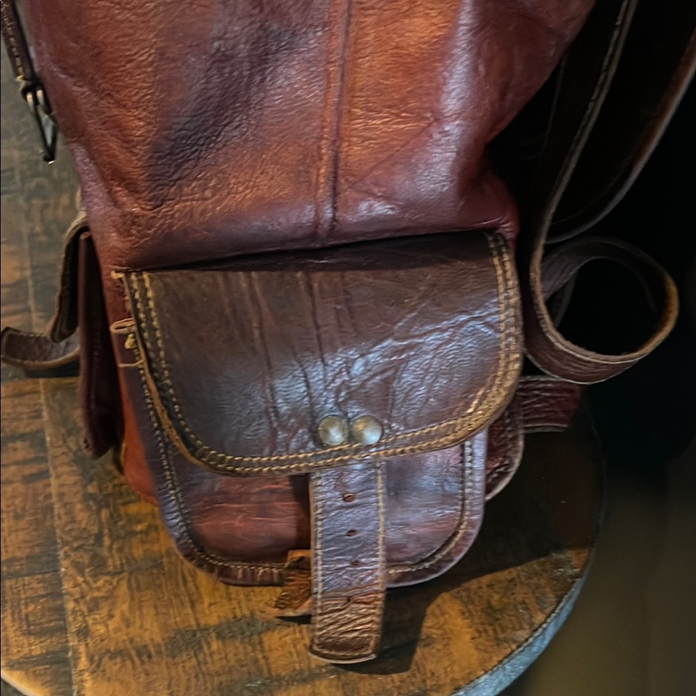 Vintage Brown Genuine Leather Backpack 🎒 - Picture 10 of 13